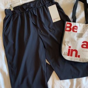 lululemon keep moving pant NEVER WORN